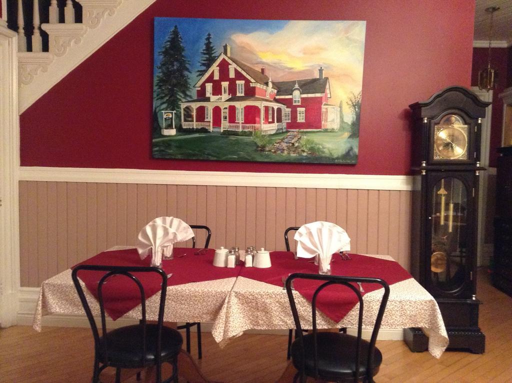 Gil Ann Bed & Breakfast Saint-Andre-Avellin Exterior photo