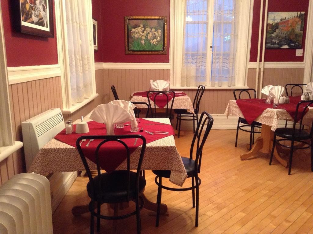 Gil Ann Bed & Breakfast Saint-Andre-Avellin Exterior photo