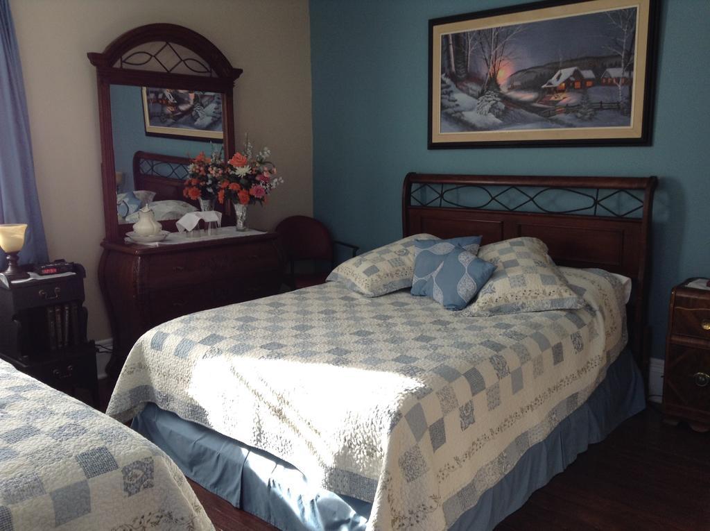 Gil Ann Bed & Breakfast Saint-Andre-Avellin Room photo