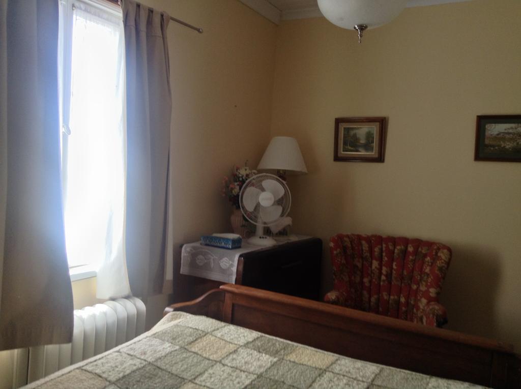 Gil Ann Bed & Breakfast Saint-Andre-Avellin Exterior photo