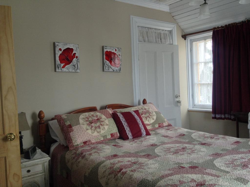 Gil Ann Bed & Breakfast Saint-Andre-Avellin Exterior photo